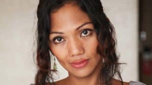 Pinay Cougar Yen gargles cum