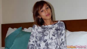Paula B shows her sexy on the bed