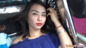 Sexy Filipina in Trike ride