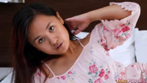 Gorgeous Elle ready to be asian riding dick in porn
