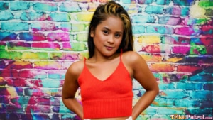 Sexy Asian models for the camera at trikepatrol.com