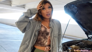 Car trouble leaves beautiful Clara in need of assistance