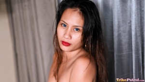Sexy Pinay for sex models in first hardcore scene