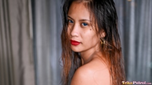 Sexy Filipina poses for trike patrol in first ever porno