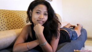 Sexy Pinay flashes pretty smile on set of trikepatrol