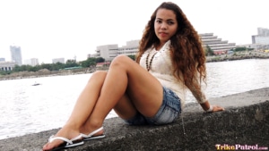 Plump Filipina poses by the ocean for trikepatrol