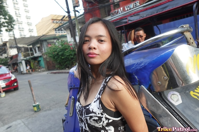 Sexy Asian girl from Manila meets horny stud for sex hookup