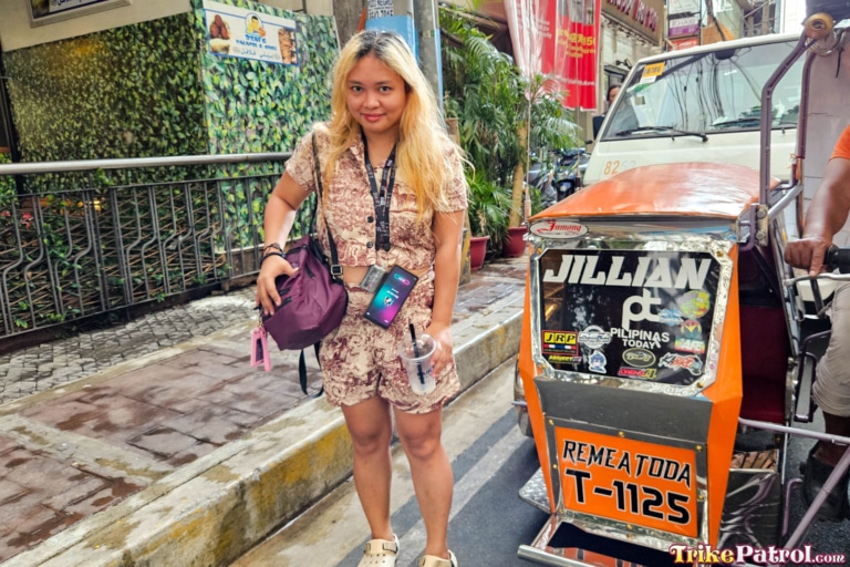Sexy Filipina milf meets trikepatrol producer on Manila street