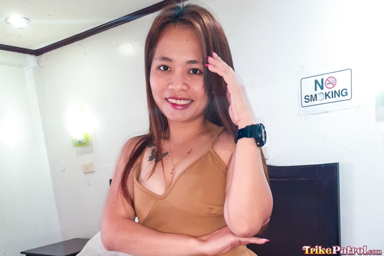 First time hardcore Filipina model smiles pretty at trikepatrol